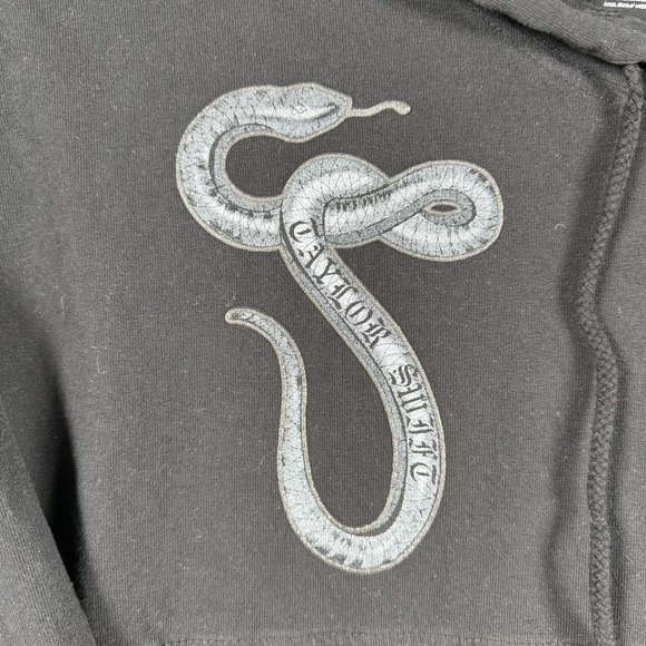 Taylor Swift Reputation Tour Hoodie Small Black Pullover Spirit Jersey RARE - Picture 5 of 9